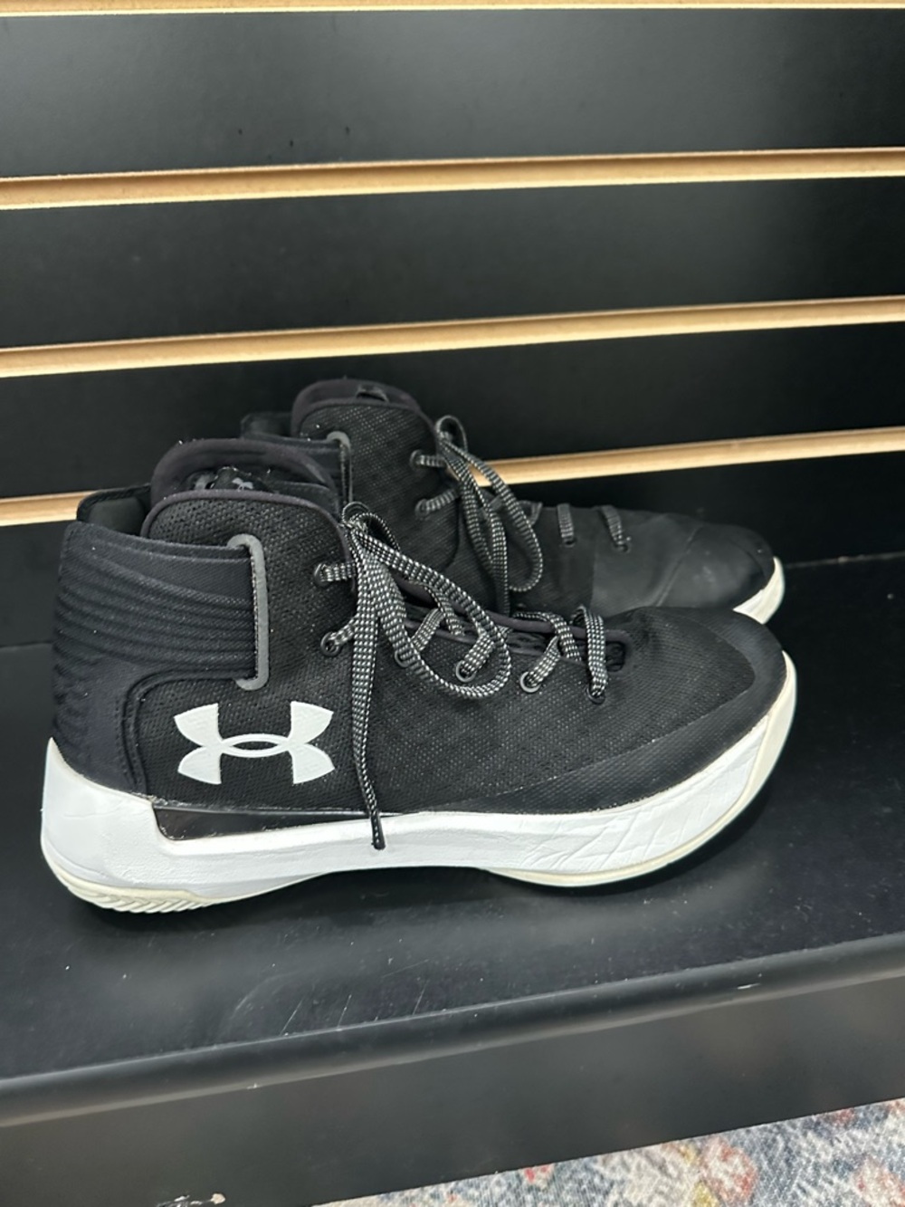 Under Armour Men’s Curry 3 Black and White High-Top Basketball Sneakers SZ 8